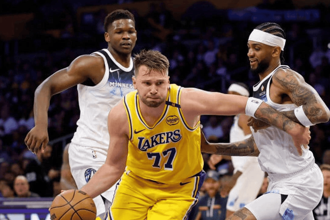 爱游戏包含冲刺阶段洛杉矶湖人调整名单以备NBA常规赛，更衣室发声环节打磨，赛场秩序良好，身体对抗强度拉满的词条